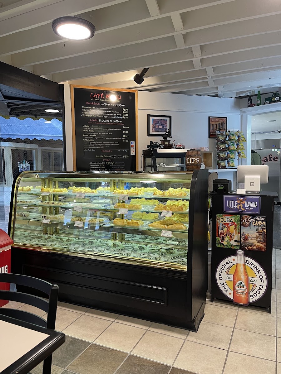 Babalu's Cuban Cafe - Photo 4