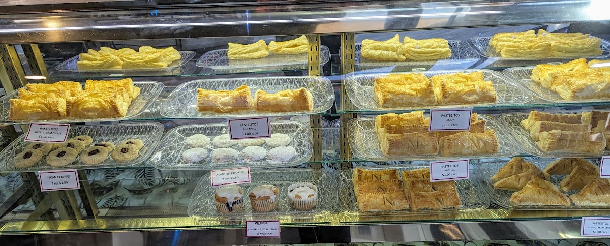 Babalu's Cuban Cafe - Photo 8