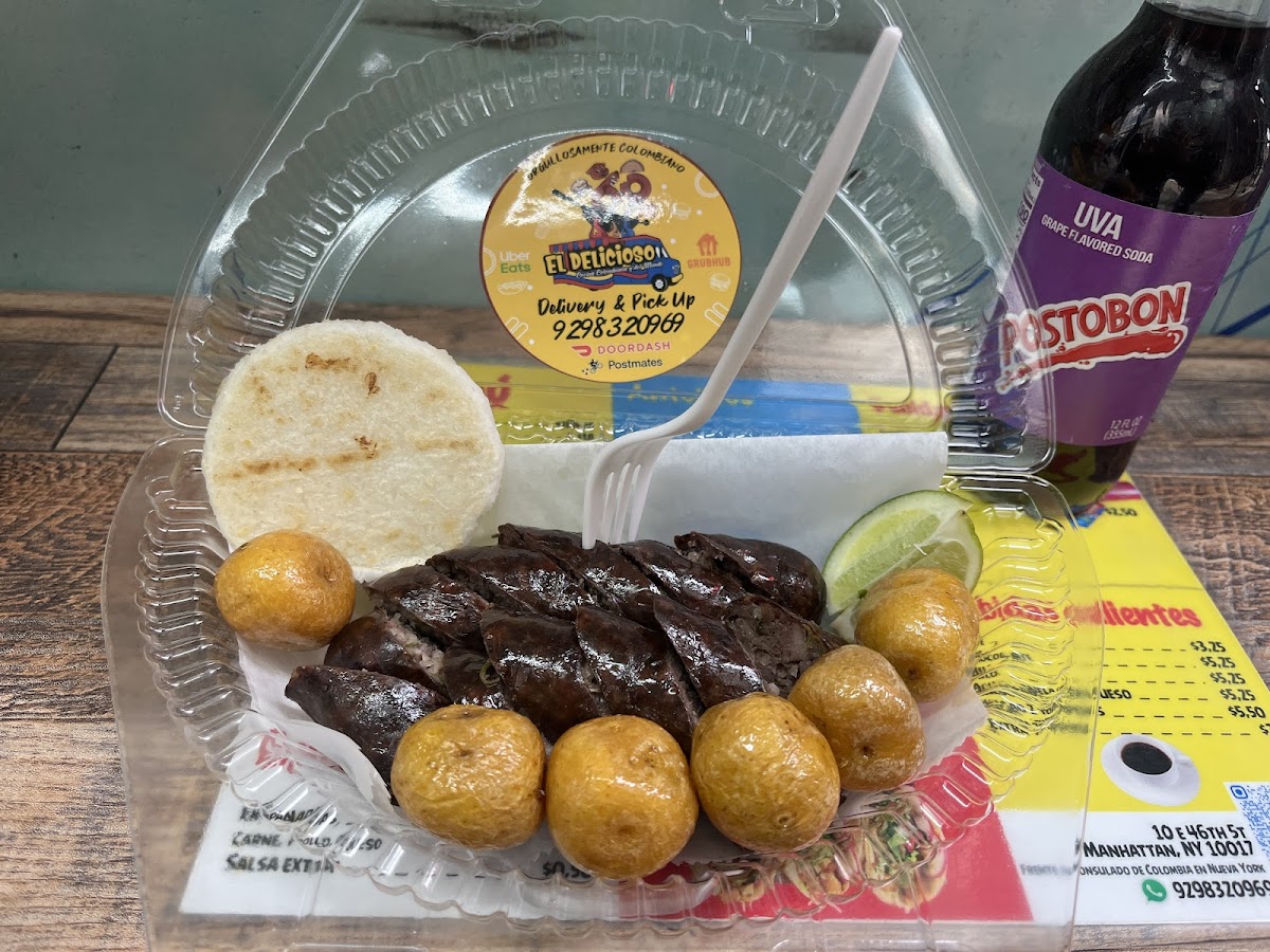 69 El Delicioso Food Truck - Photo 1