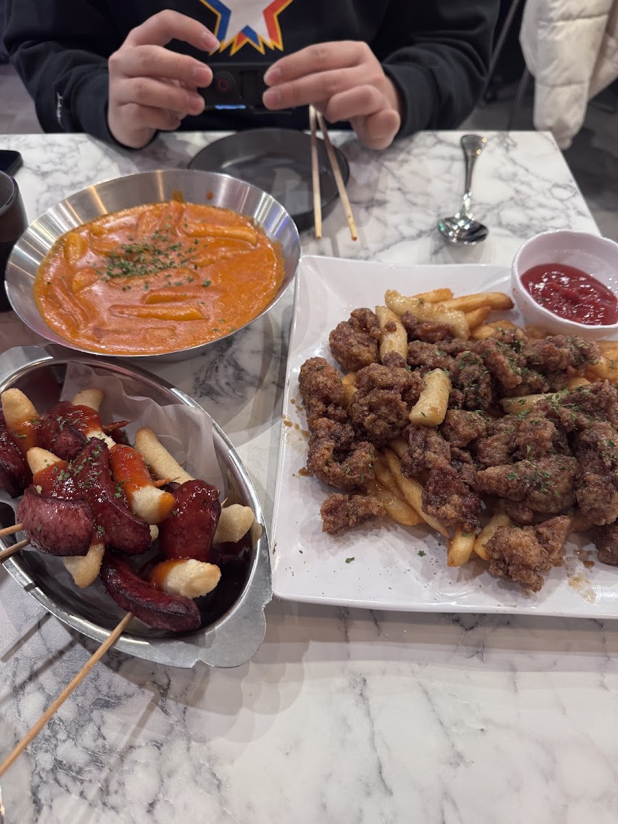 Sinjeon Topokki & Bar (Pocha) - Bloor 신전떡볶이 - Photo 5