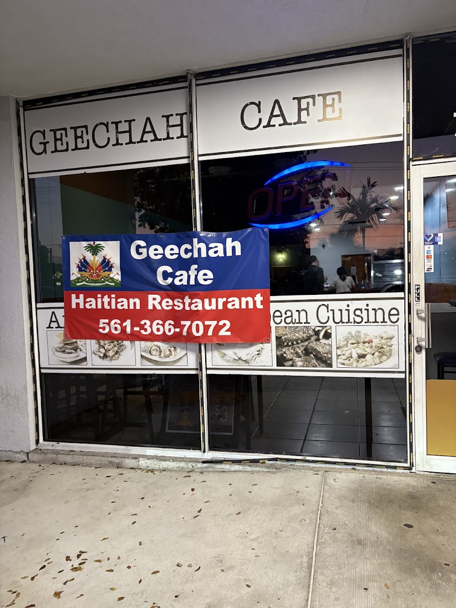 Geechah cafe (Haitian restaurant) - Photo 4