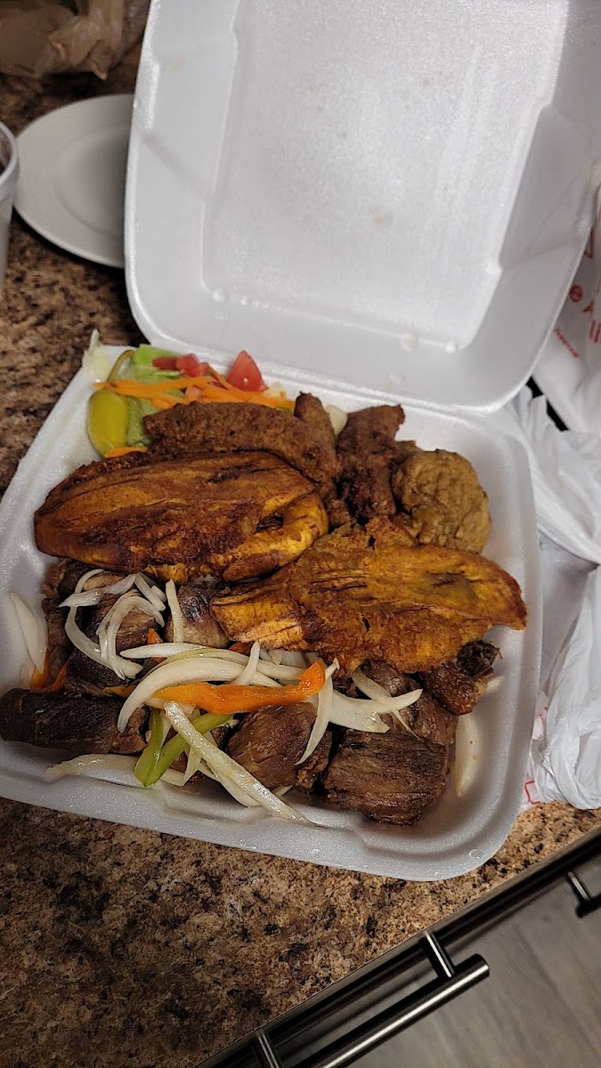 Geechah cafe (Haitian restaurant) - Photo 5