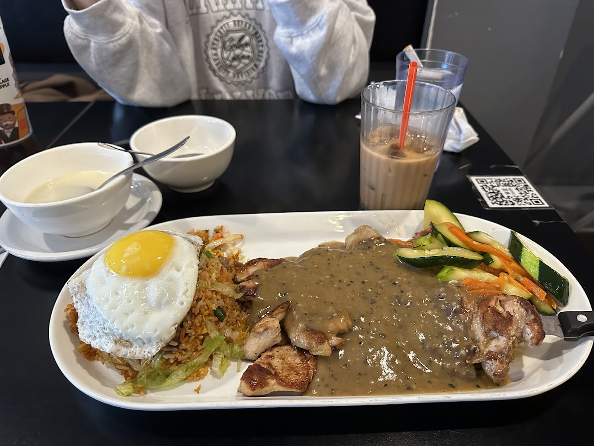Hong Kong Bistro Cafe - Photo 4