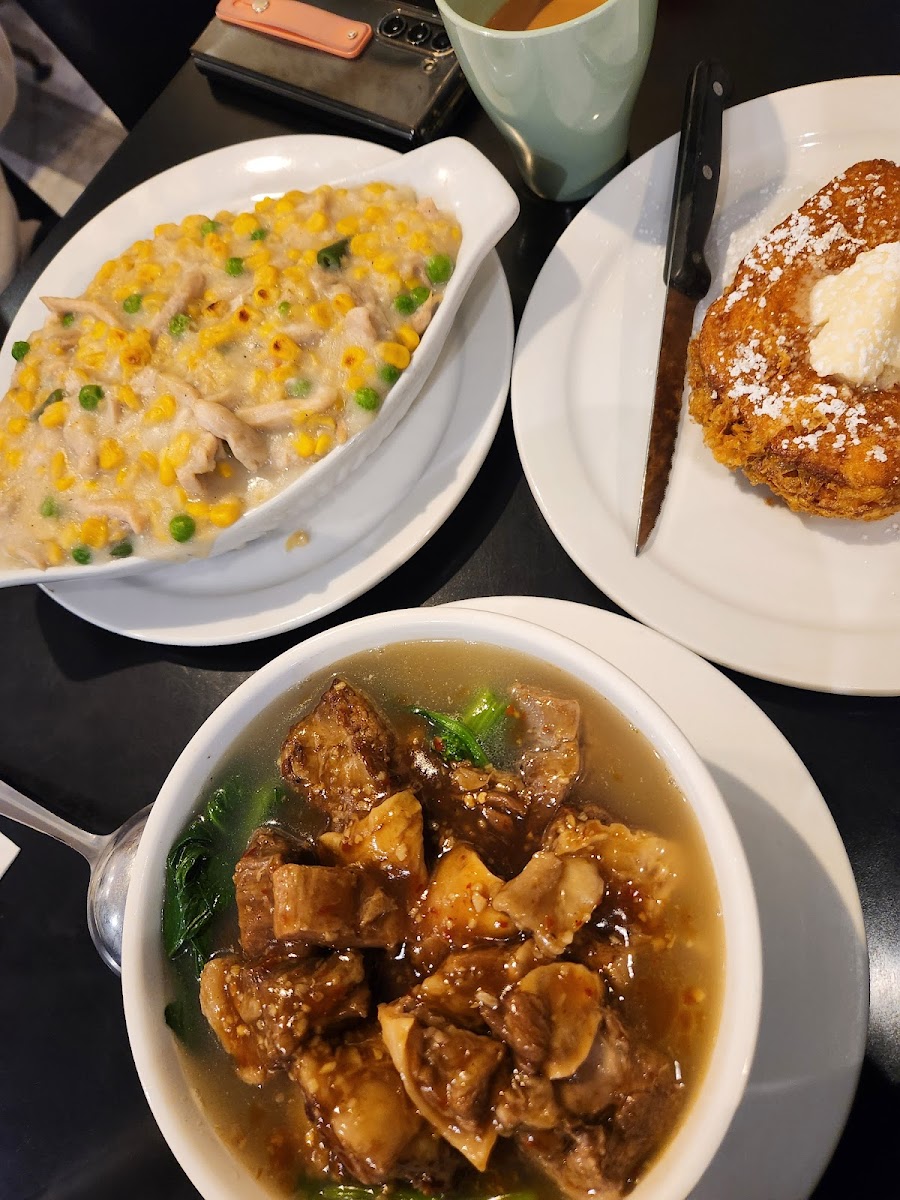 Hong Kong Bistro Cafe - Photo 6