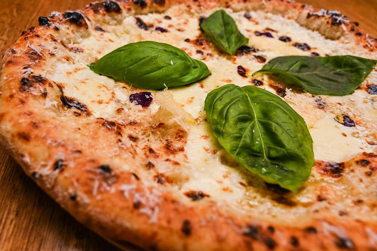 Capri Pizzeria Moderna - Photo 1