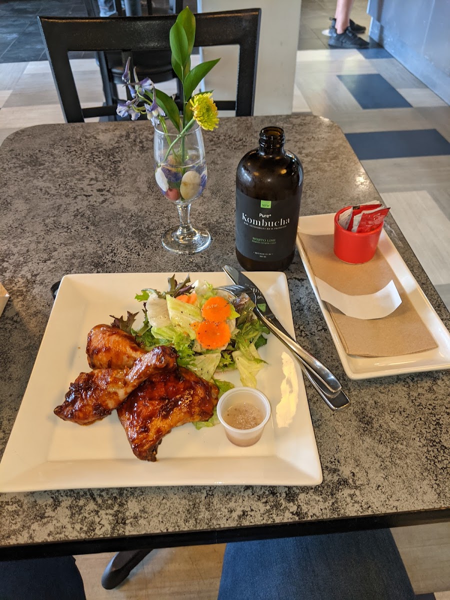 Emelle's Catering & Westside Kitchen - Photo 4