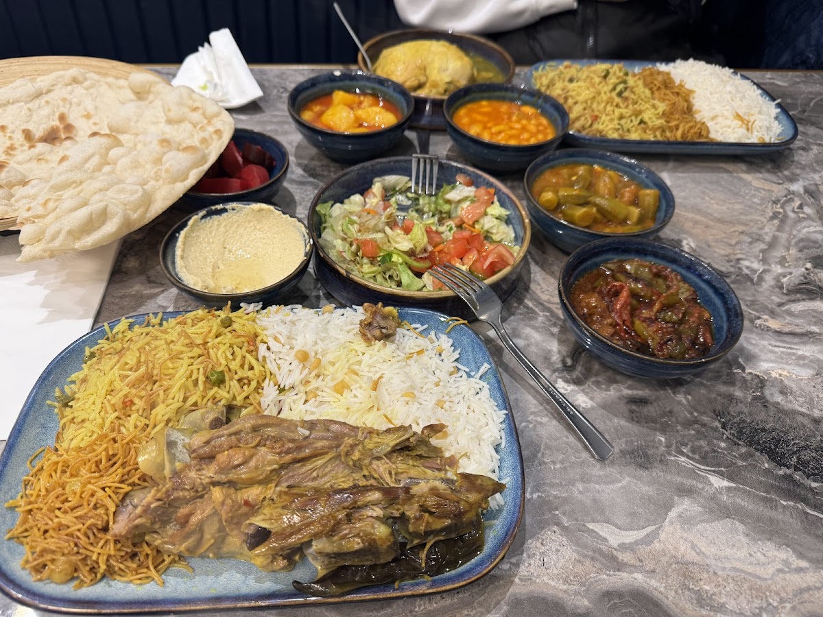 Azmar Restaurant - Photo 1