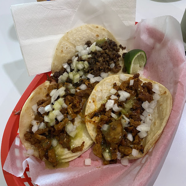 Tacos Al Pastor Y Tacos De Carnitas