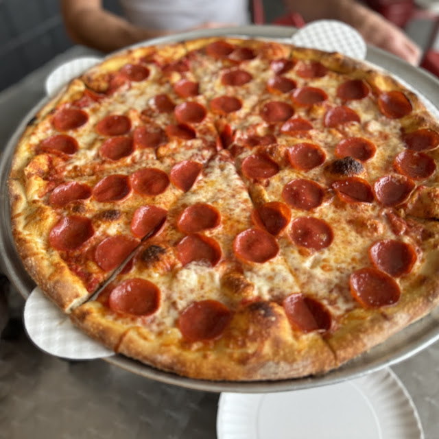 Large Pepperoni Pizza