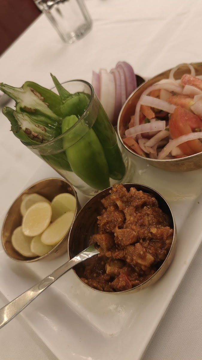 LORDS BANQUET RESTAURANT - Photo 5