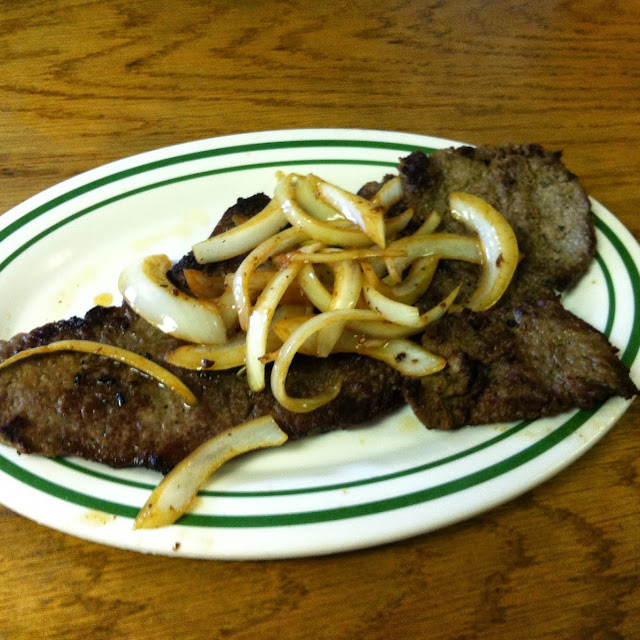 Beef Steak with Onions Bistec Encebollado