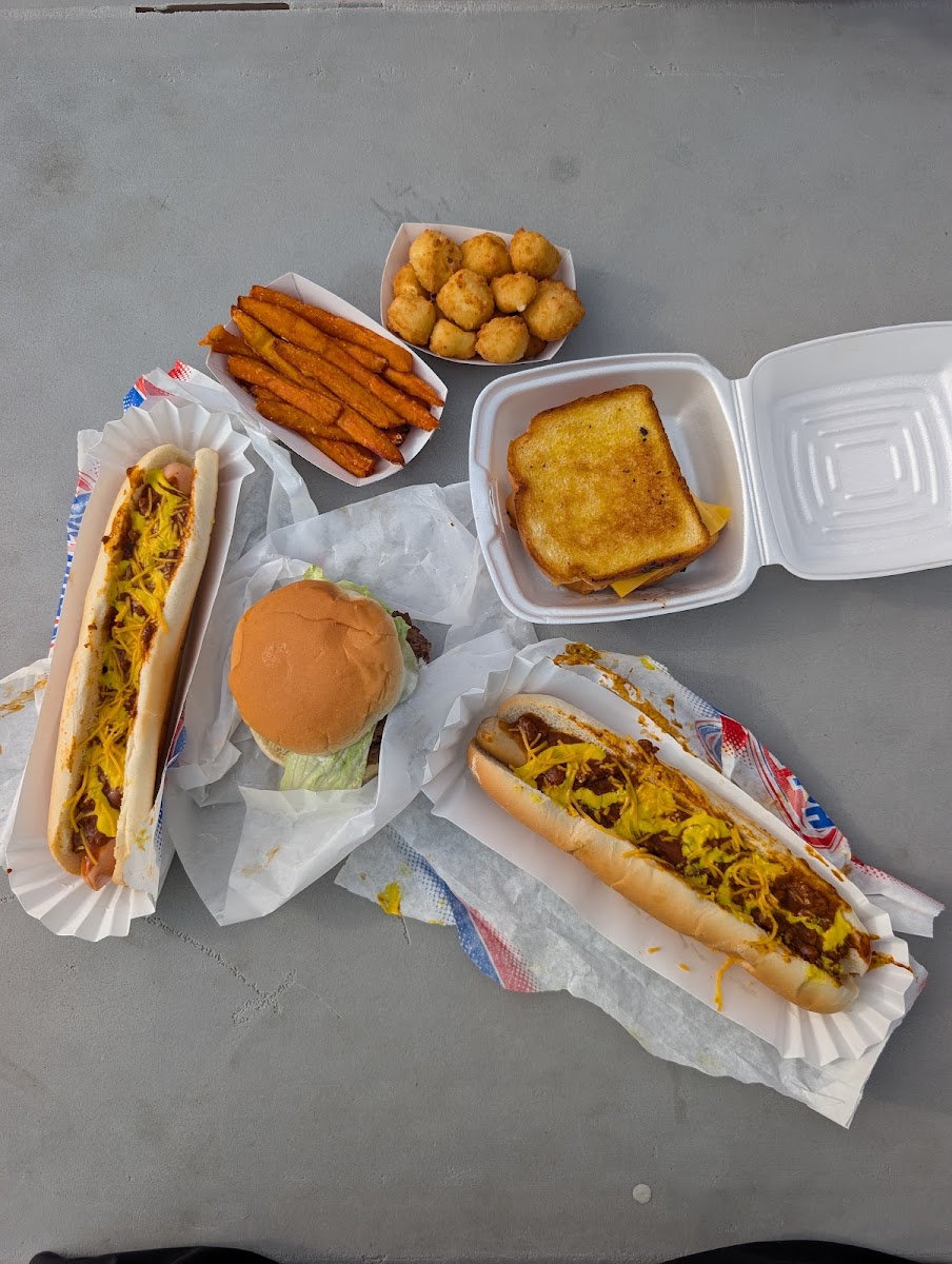 Mike's Dairy Bar - Photo 4