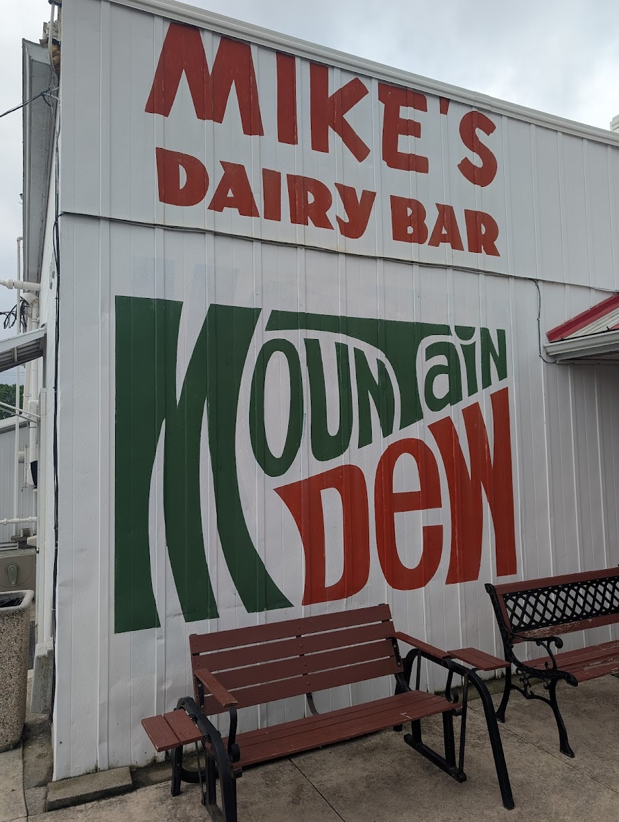 Mike's Dairy Bar - Photo 5