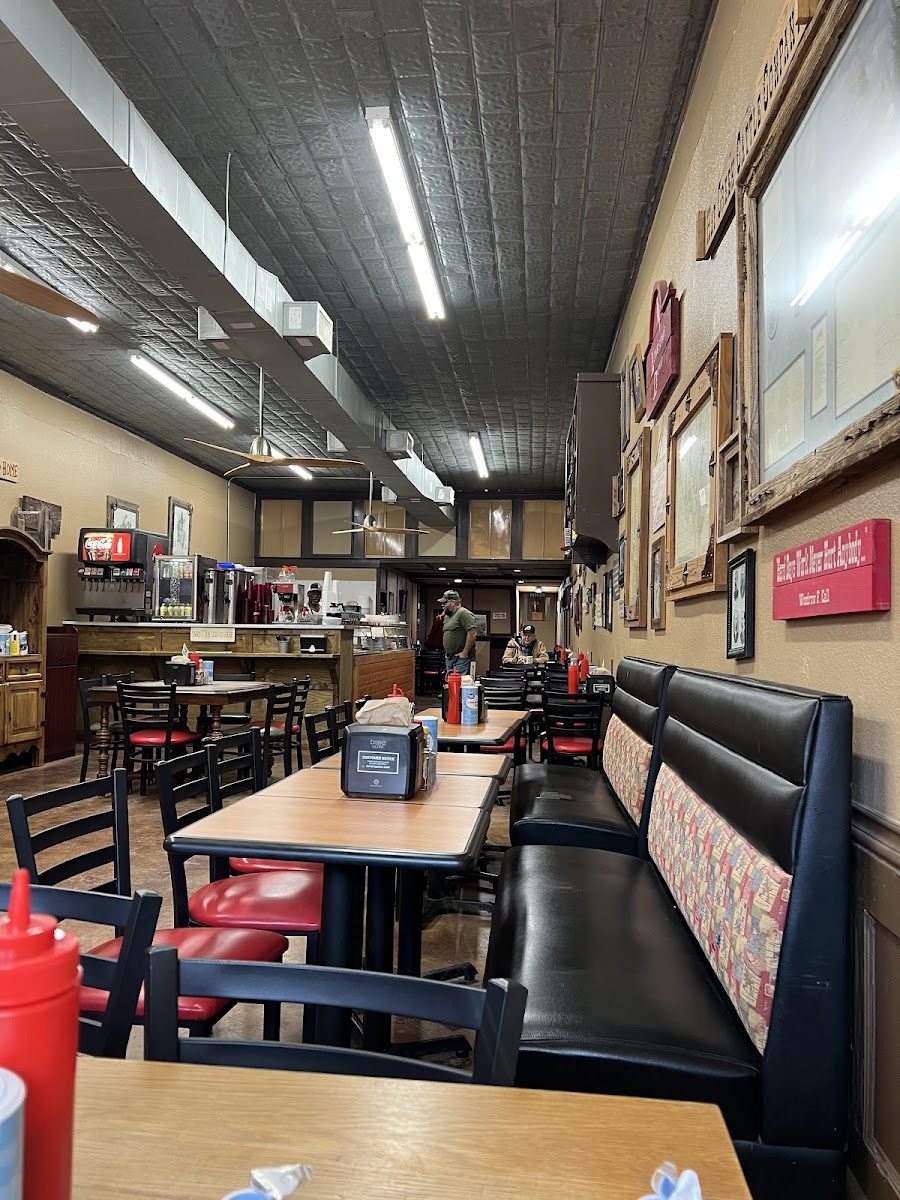 Panther Row Eatery