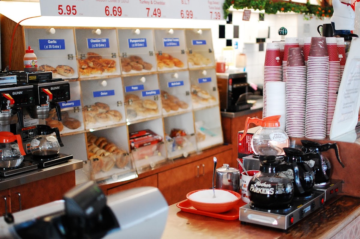 Mimico Bagel and Coffee - Photo 5