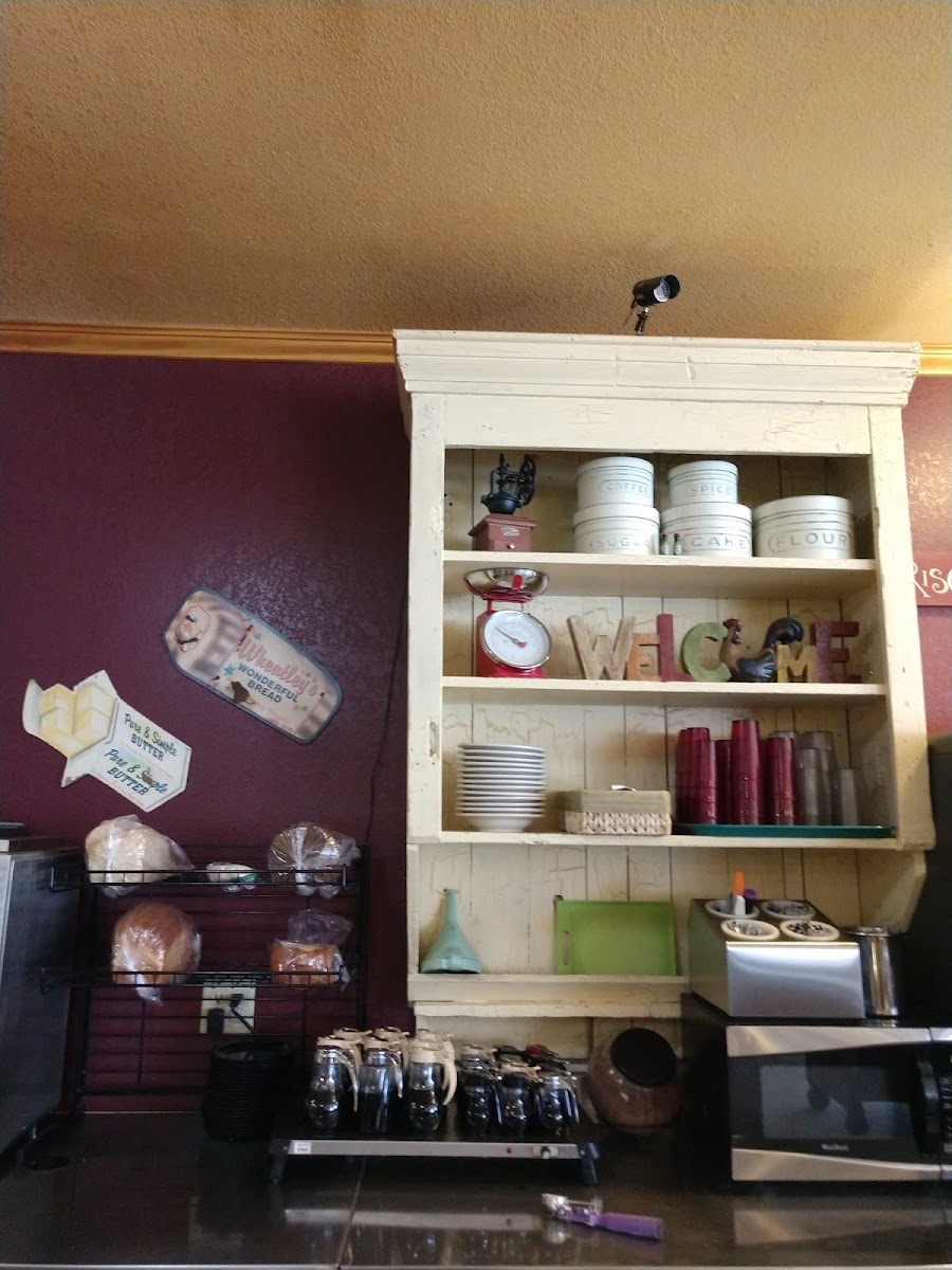Mama's Kitchen Table - Photo 4