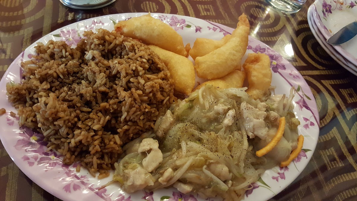 New Moon Restaurant - Photo 4