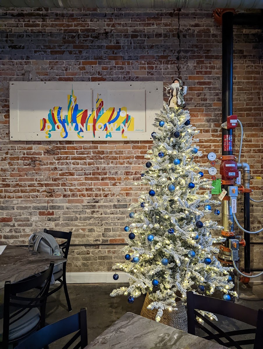 Downtown Social - Photo 5