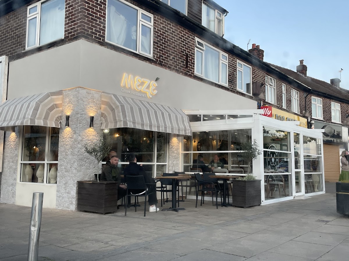 Meze Greek Restaurant - Photo 4