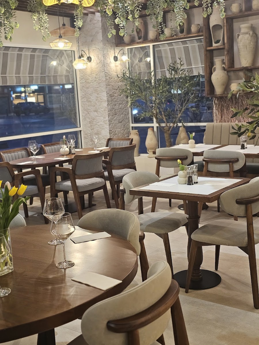 Meze Greek Restaurant - Photo 5