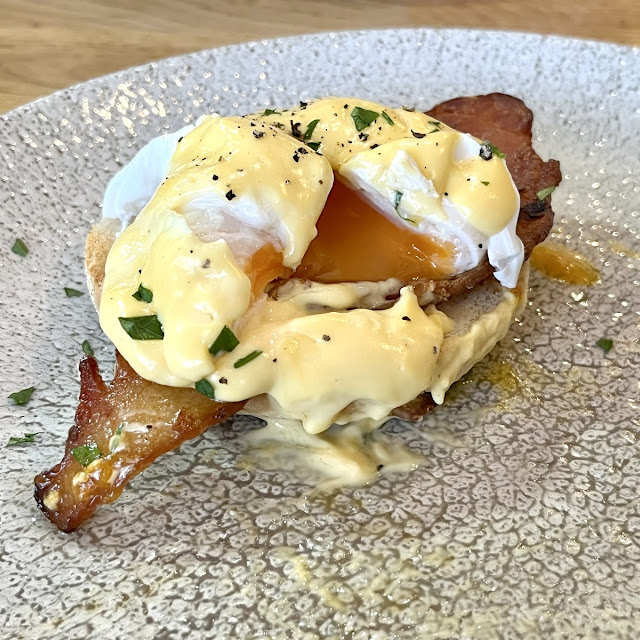 Eggs Benedict