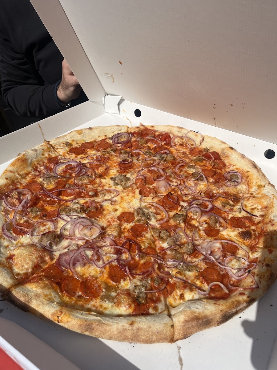 Four Three Pizza - Photo 2