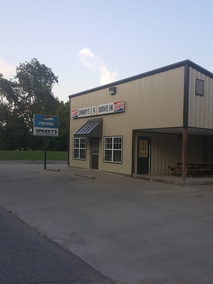 Sparky's Drive Inn - Photo 6