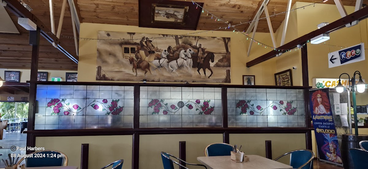 Westside Tavern Bistro - Photo 2