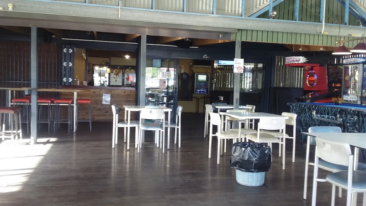 Westside Tavern Bistro - Photo 6