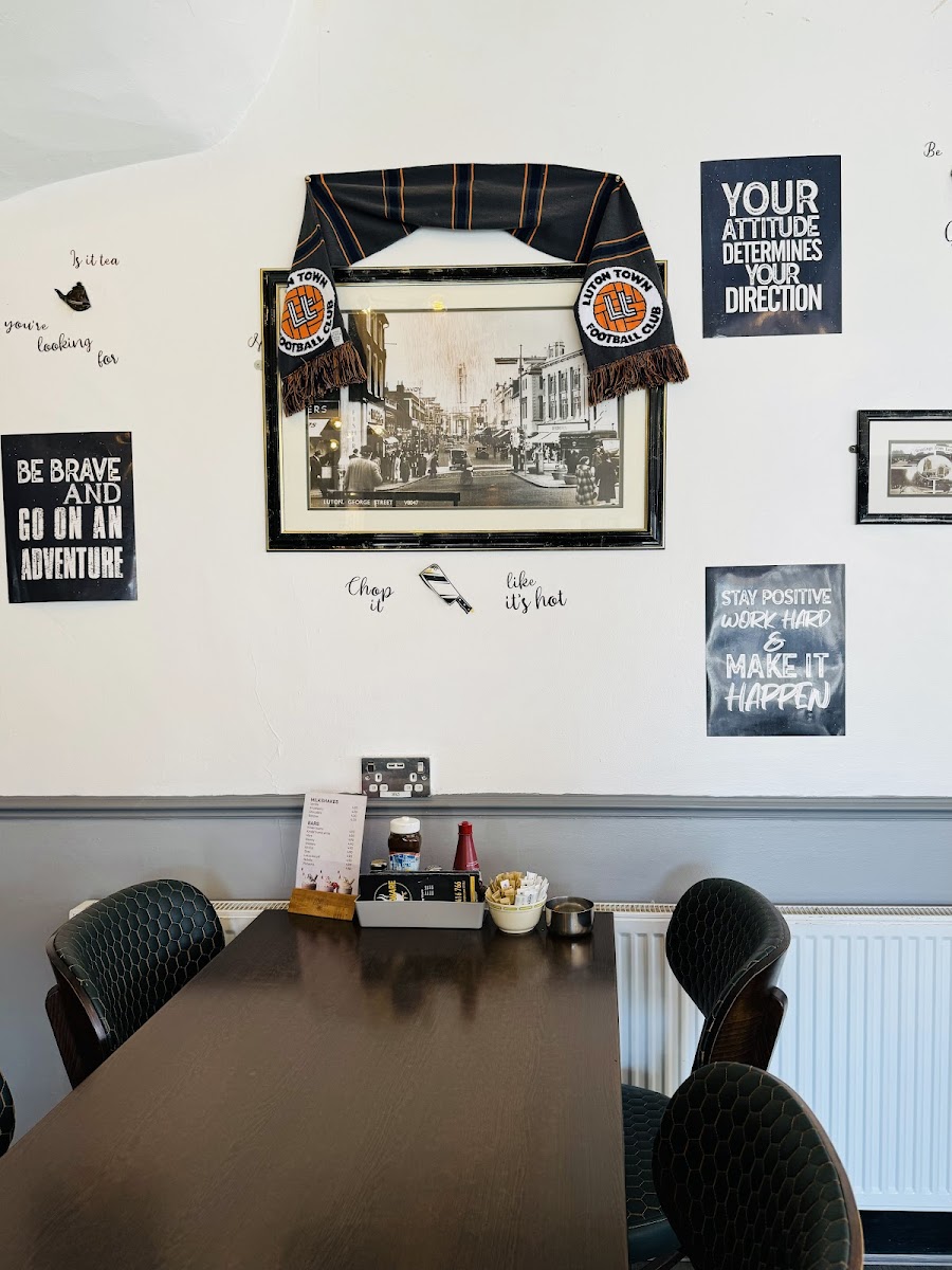 The Hardware Cafe - Photo 3