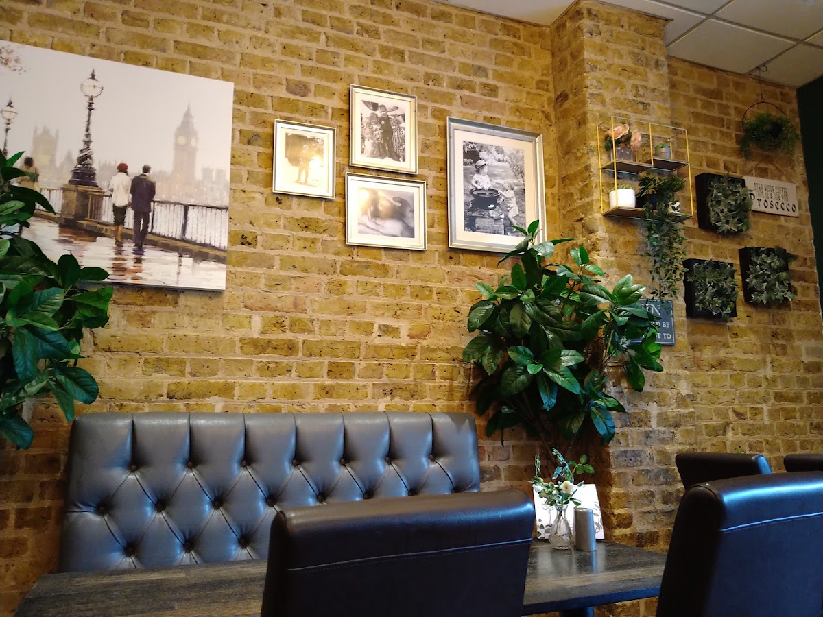 G&T's - Photo 5
