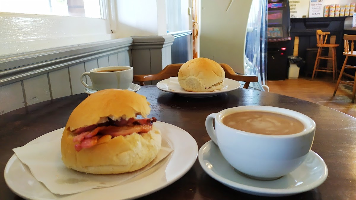 Manningtree Station Buffet - Photo 3