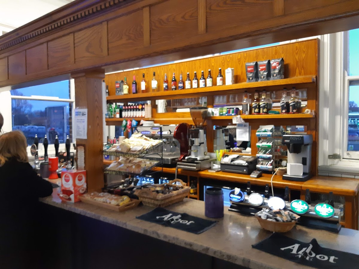 Manningtree Station Buffet - Photo 4
