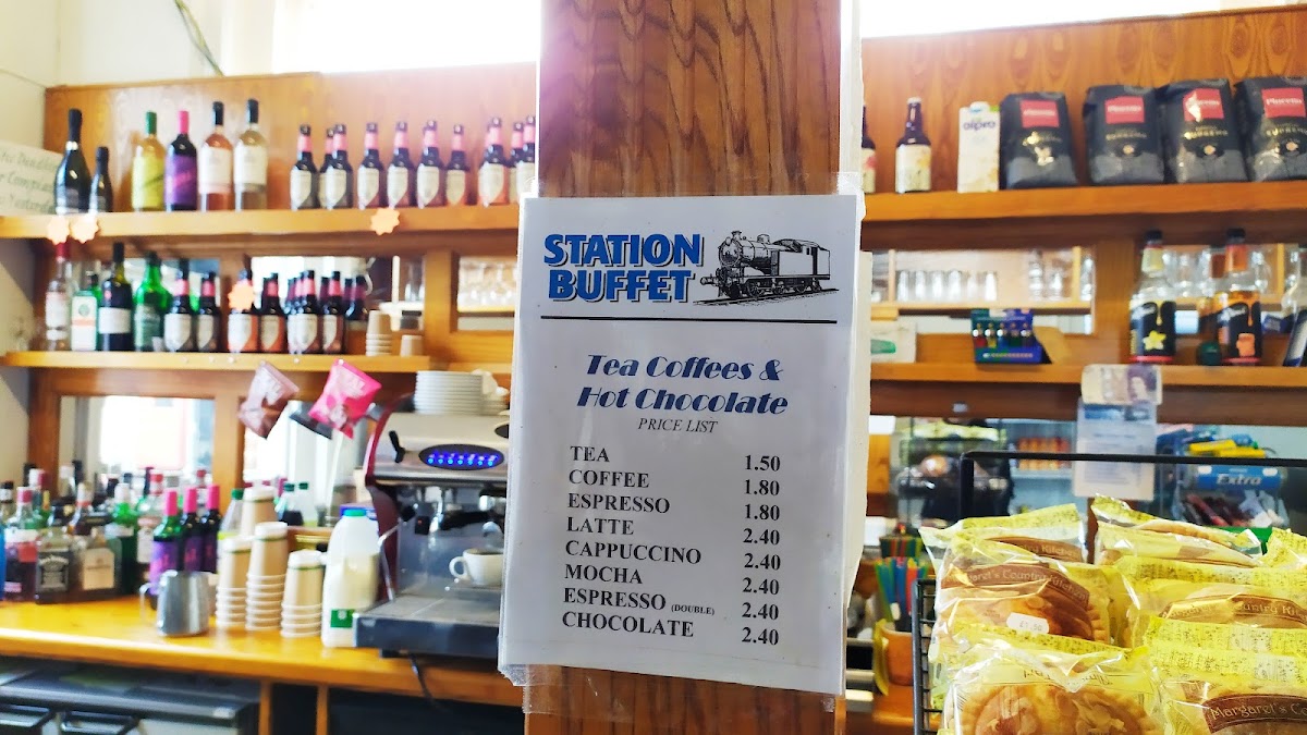 Manningtree Station Buffet - Photo 6