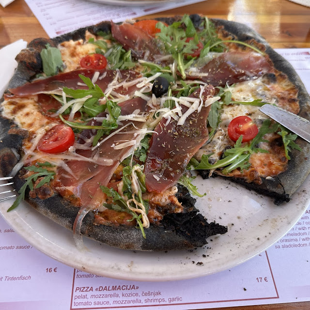 Black Pizza