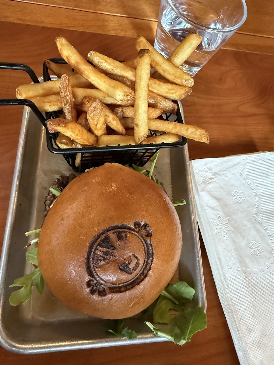 TR's Burgers - Photo 1