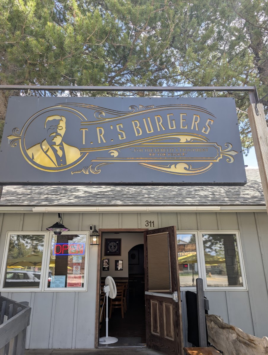 TR's Burgers - Photo 6