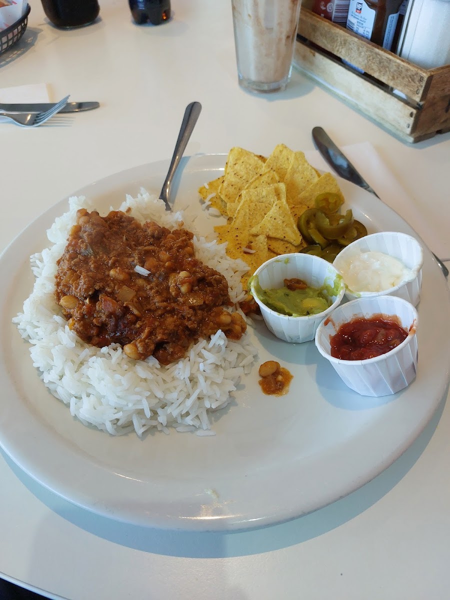 Huckleberrys American Diner - Photo 4
