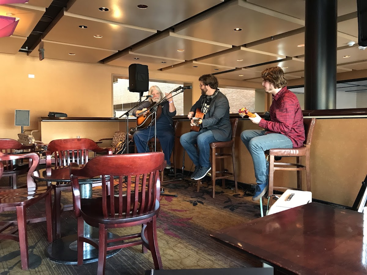 Creekside Cafe & Lounge - Photo 3