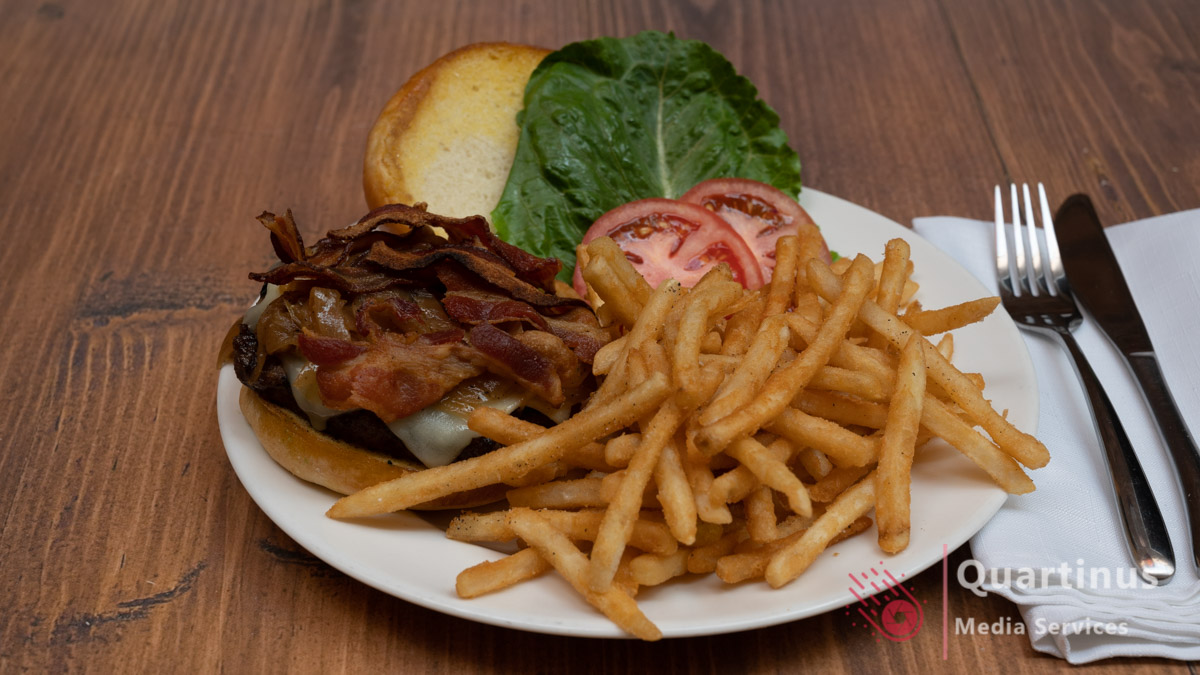 Creekside Cafe & Lounge - Photo 8