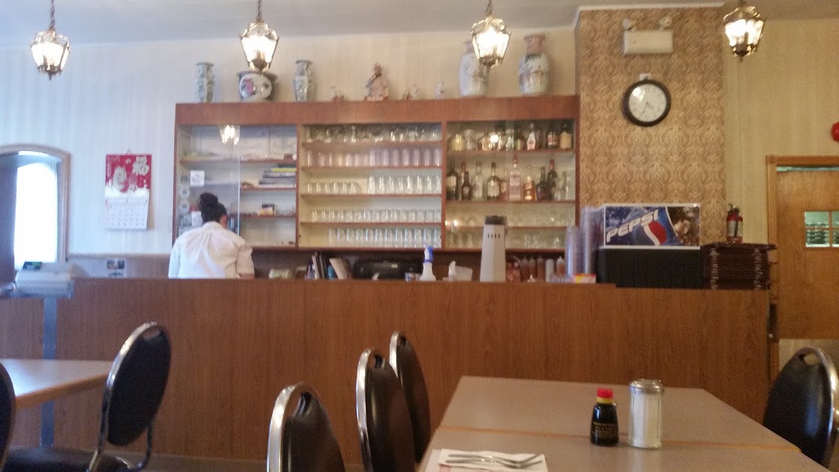 Canton Cafe - Photo 4
