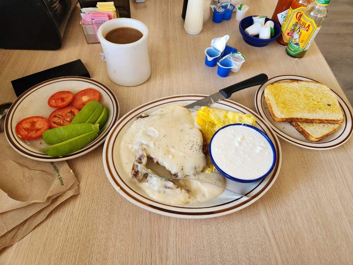 Ranch House Cafe - Photo 2