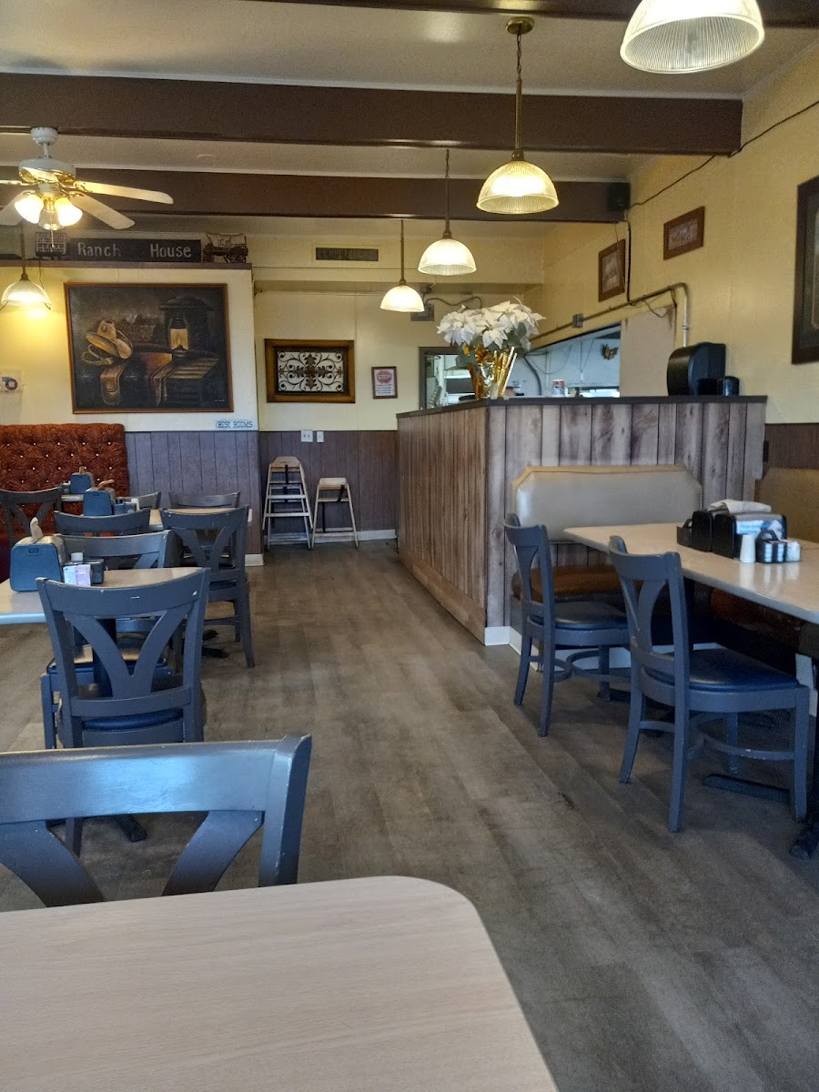 Ranch House Cafe - Photo 3