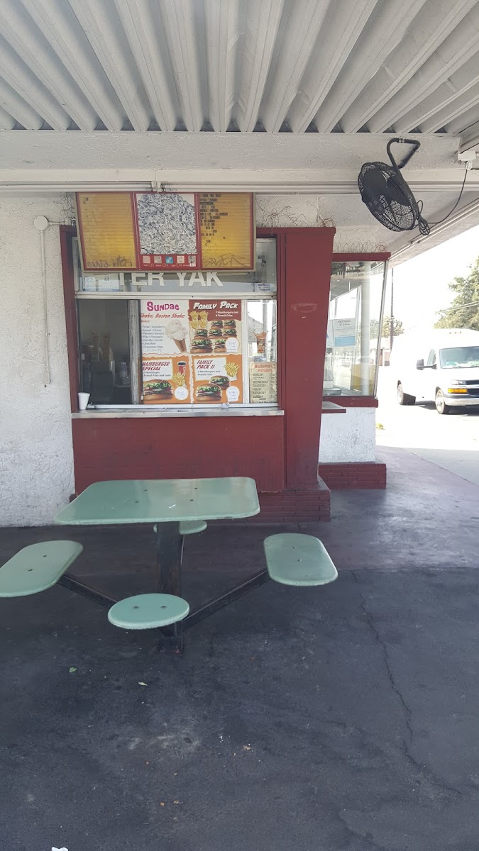 Linda's Burger - Photo 2