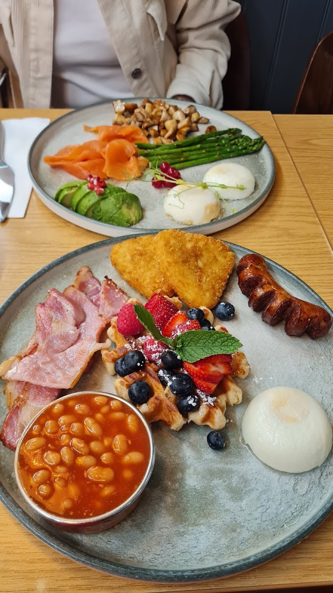 The Breakfast Bar - Waltham Cross EN8 7AN - Photo 2
