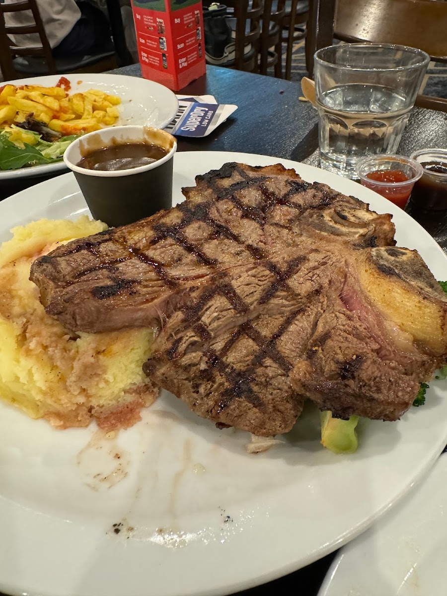 The Chef's Wife Bistro - Photo 3