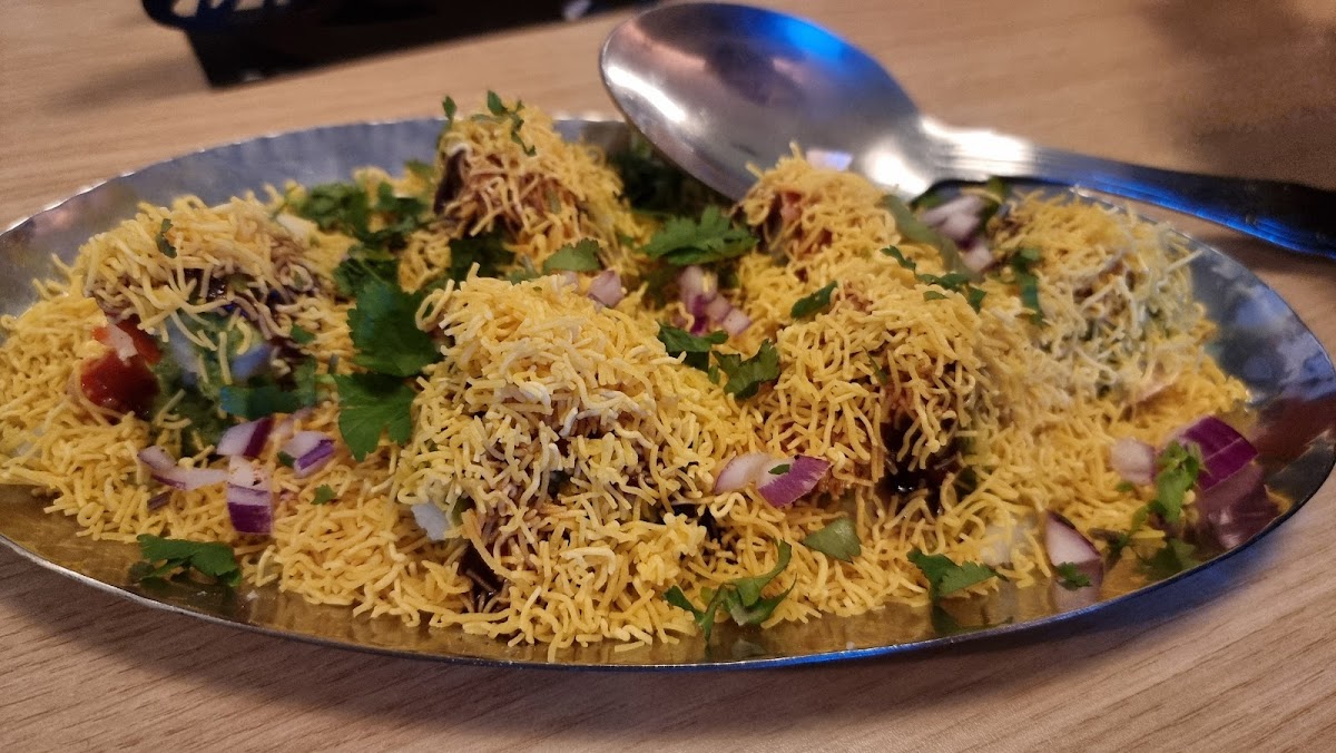Desi Bites - Leicester LE4 6QS - Photo 3