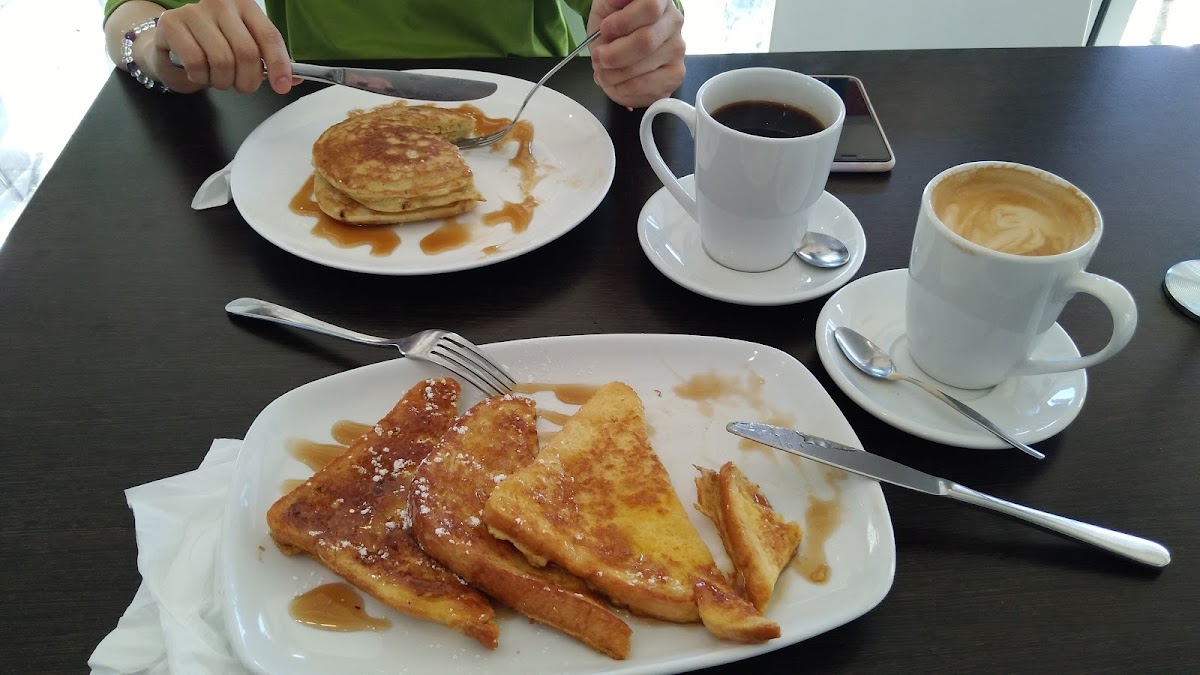 Coogee Beach Cafe - Photo 1