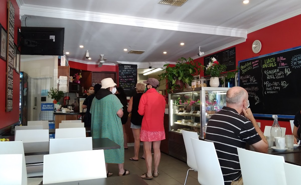 Coogee Beach Cafe - Photo 8