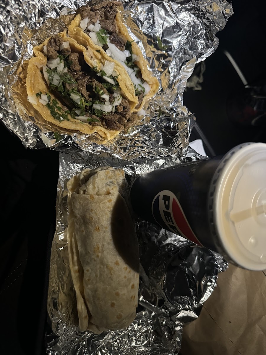 El Famous Burrito - Waukegan - Photo 2